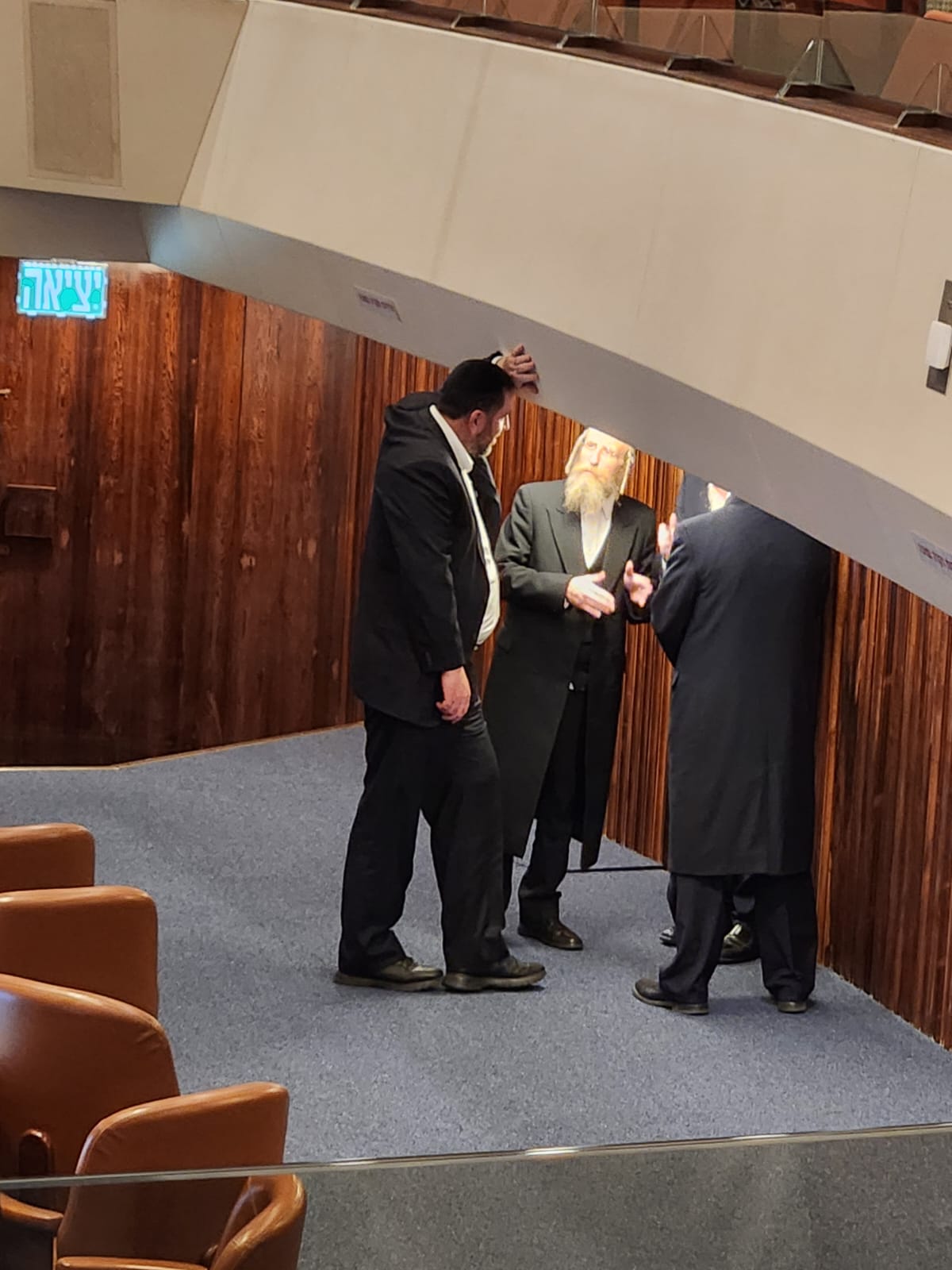 זופניק בכיכר • כל התמונות, הנייעס והחשיפות של פורים