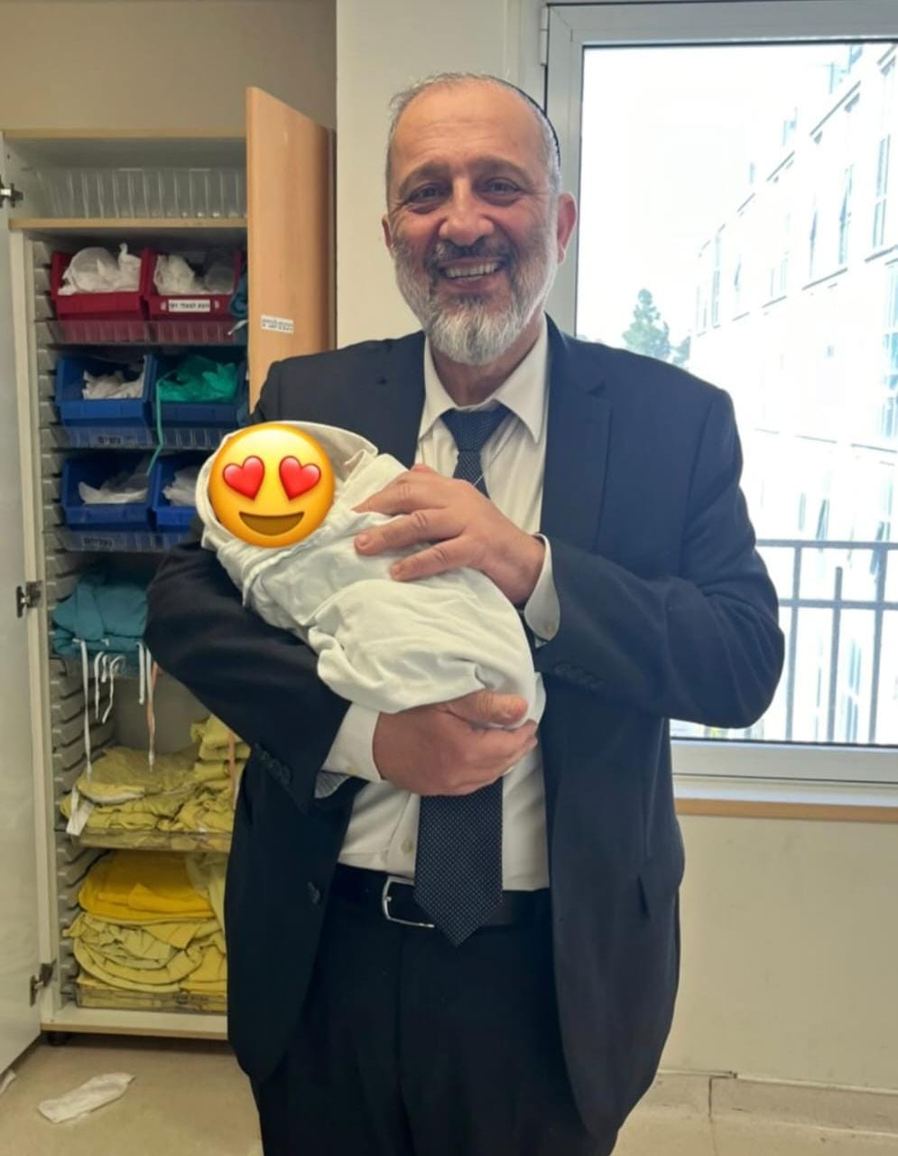 זופניק בכיכר • כל התמונות, הנייעס והחשיפות של פורים