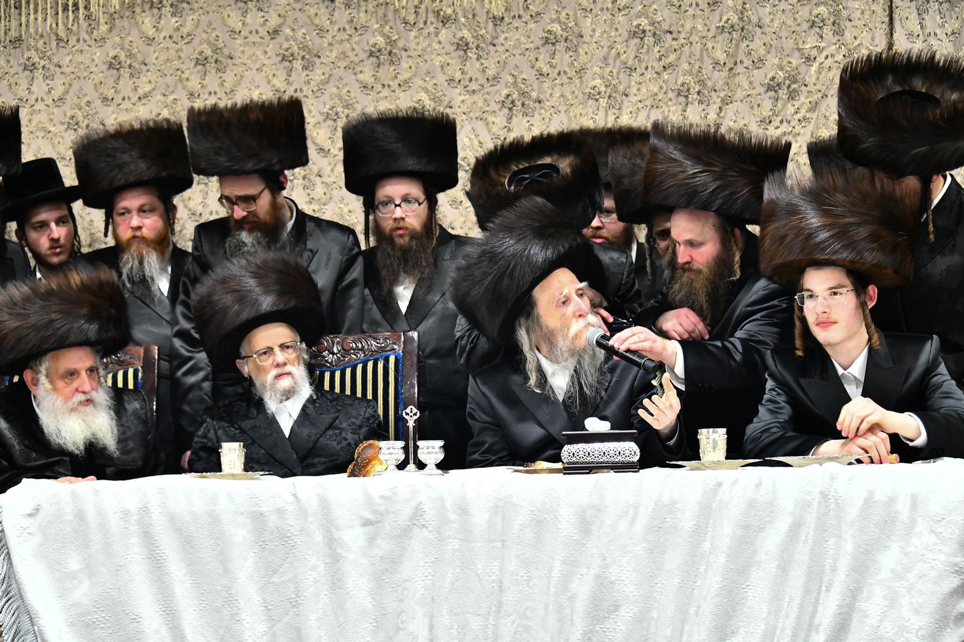 למרות חולשתו: האדמו"ר השתתף בחתונה ורקד במצווה טאנץ