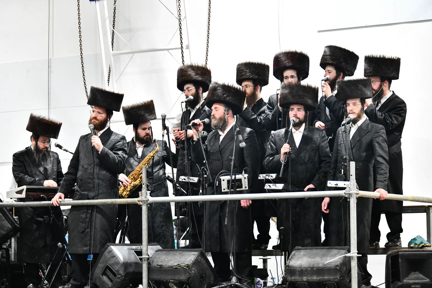 למרות חולשתו: האדמו"ר השתתף בחתונה ורקד במצווה טאנץ