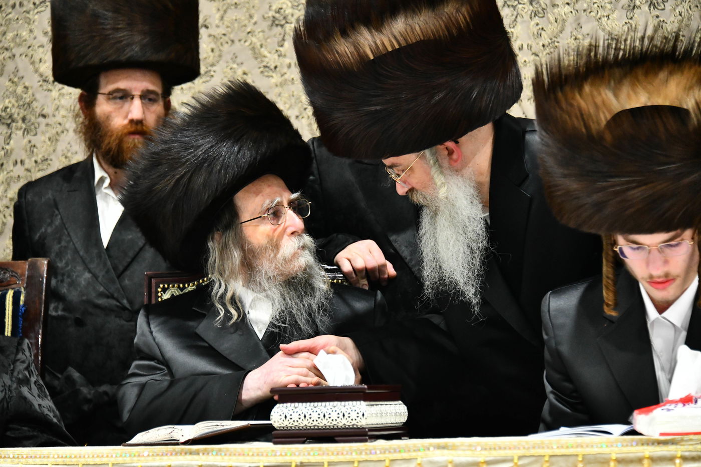 למרות חולשתו: האדמו"ר השתתף בחתונה ורקד במצווה טאנץ