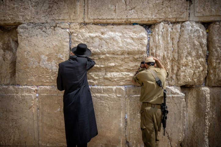 מה אנחנו? יהודים, אחים, לוחמים! // אלי דן