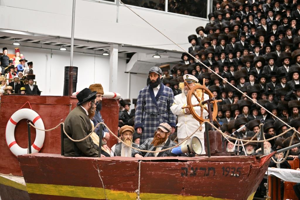 יהושע פרוכטר תיעד: מראות הוד מימי הפורים בחצה"ק ויזניץ