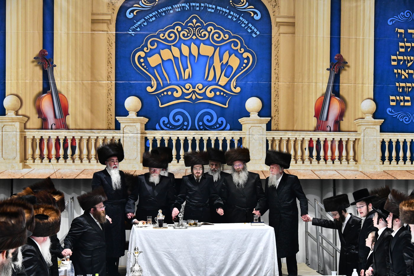 מה'שלום זכר' ועד ה'וואכט נאכט' | לקראת שמחת הברית בסאדיגורה