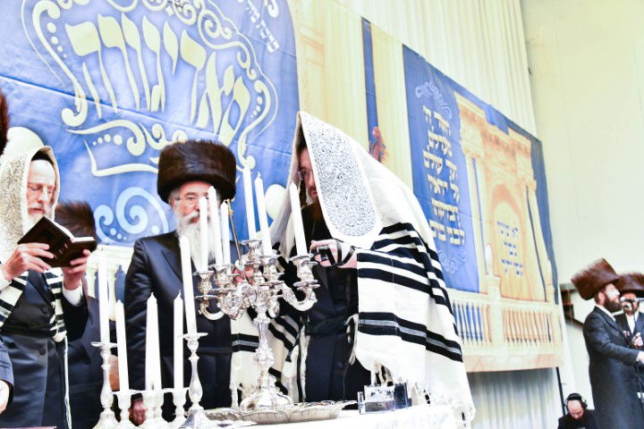 אלפים בשמחת הברית לינוקא מסאדיגורה; איך נקרא הבן?