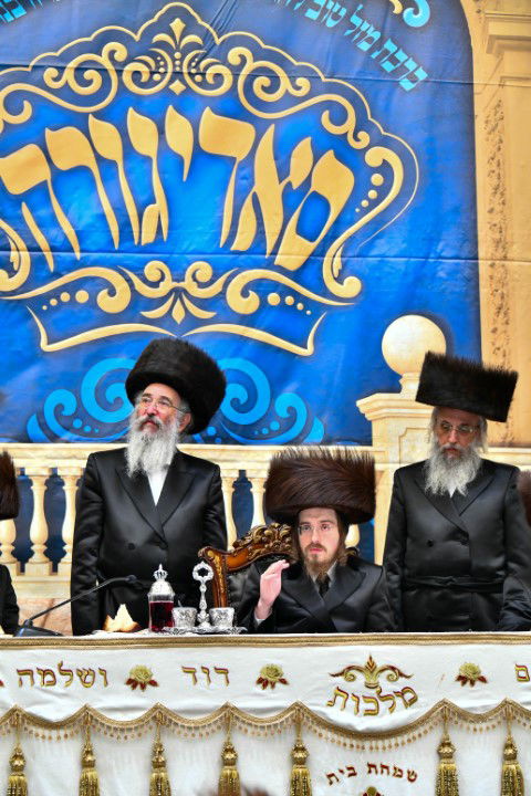 אלפים בשמחת הברית לינוקא מסאדיגורה; איך נקרא הבן?