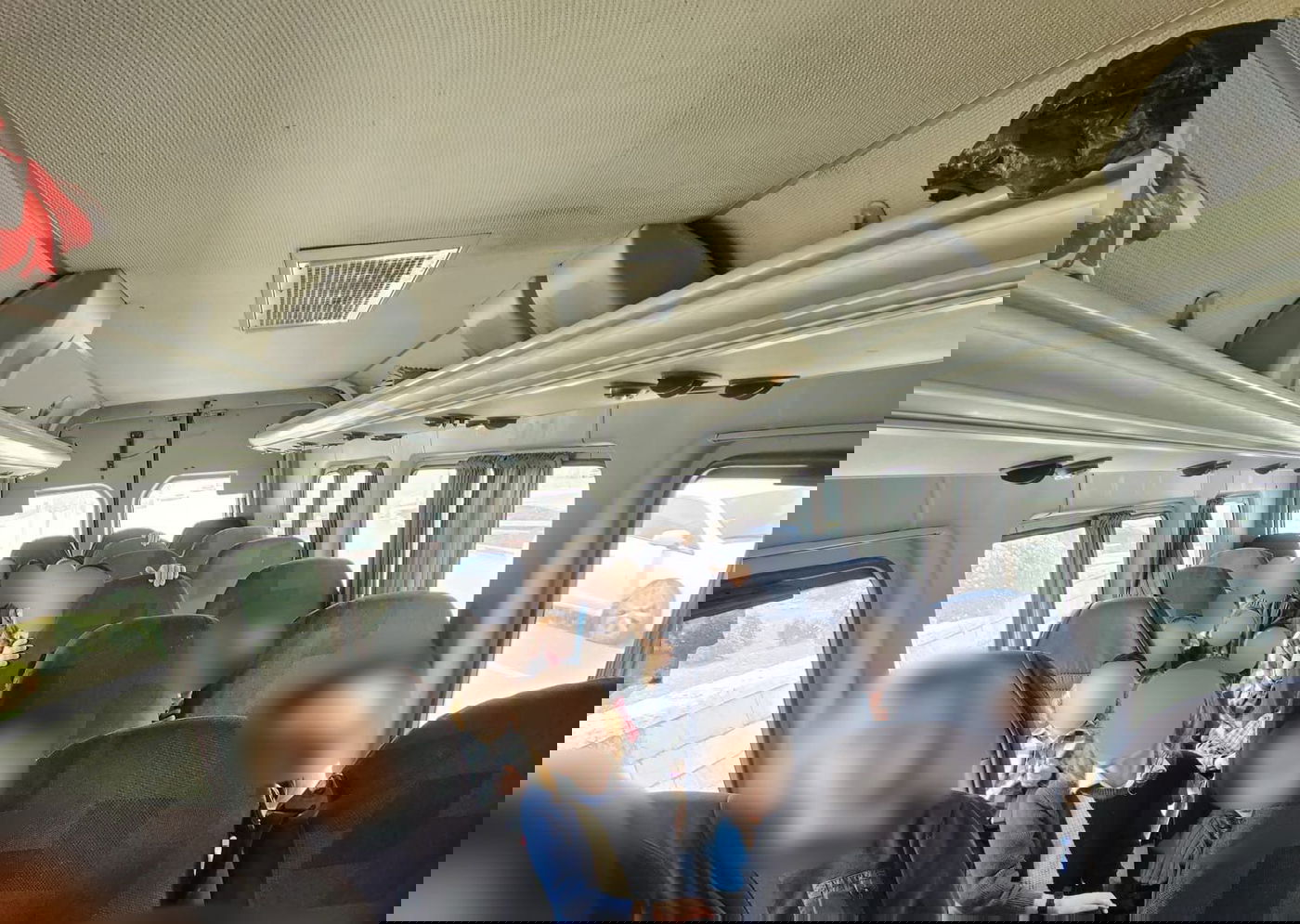 רכב ההסעות עם כמות הילדים מעל למותר