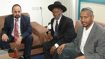 מרגי עם רב העדה.