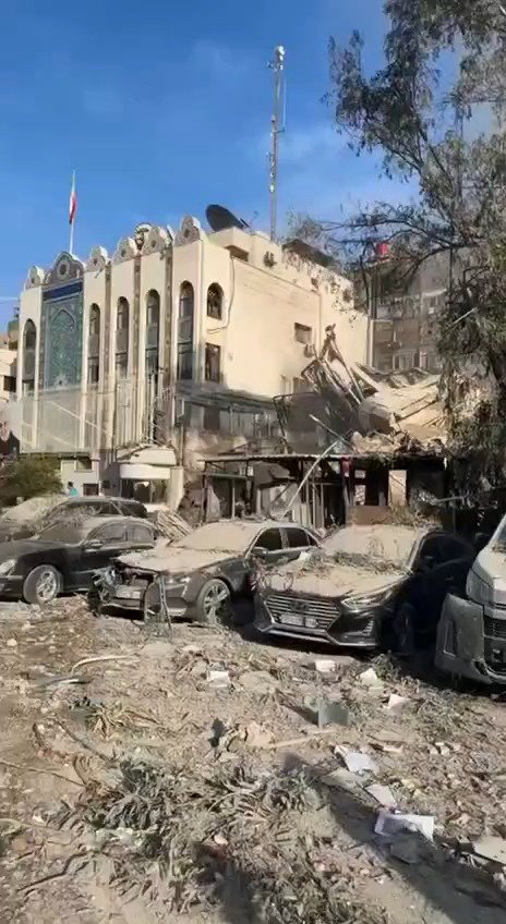 צפו בזירת התקיפה המיוחסת לישראל על מבנה הקונסוליה האיראנית בדמשק - סמוך למבנה השגרירות האיראנית בבירת סוריה