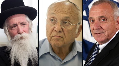 מימין: אהרונוביץ, נאמן והרב גרוסמן (פלאש 90)