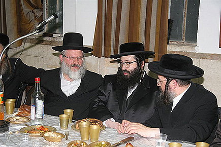 יארצייט בסעקליד ● תמונות