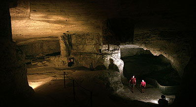 חפירות ארכיאולוגיות.