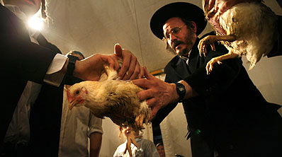 גל פיטורין שני ב´גלאט עוף´ עטרות