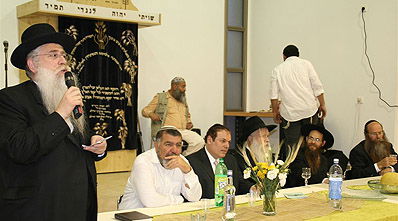 פרוש נושא דברים באירוע.