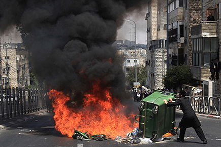 כעת: מהומות בירושלים. שוטר נפצע, עשרות עצורים