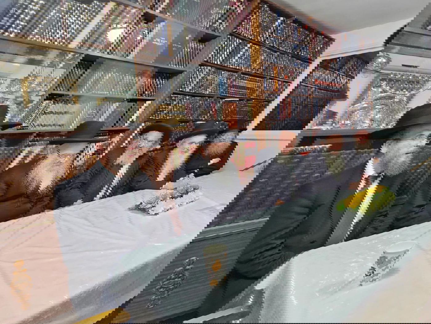 "וכל ענייני דגה"ת בירושלים יתנהלו על פיהם" | ועדת הרבנים המורחבת בירושלים התכנסה לראשונה