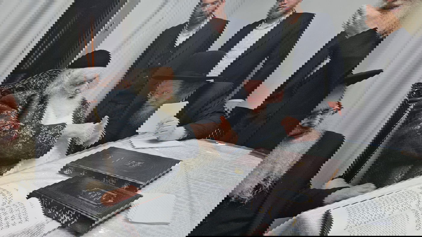 הגר"מ שטרנבוך עם הגרש"ב סורוצקין