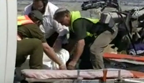 מפנים את אחת הגופות, היום (