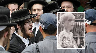 הילד על רקע ההפגנה. ידיעות אחרונות ופלאש 90