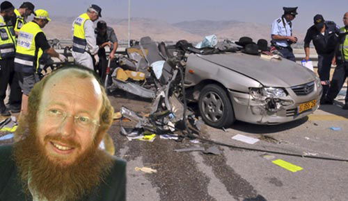 פאלוך על רקע התאונה (צילומים: כיכר ופלאש 90)