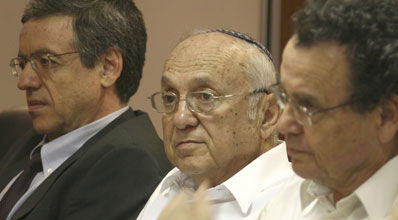 מקייים דברו. השר יעקב נאמן.