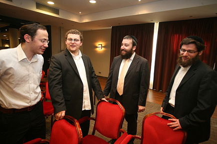 הולנד: נפתחה הועידה לאנשי דת