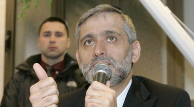 בכיס של האשכנזים.