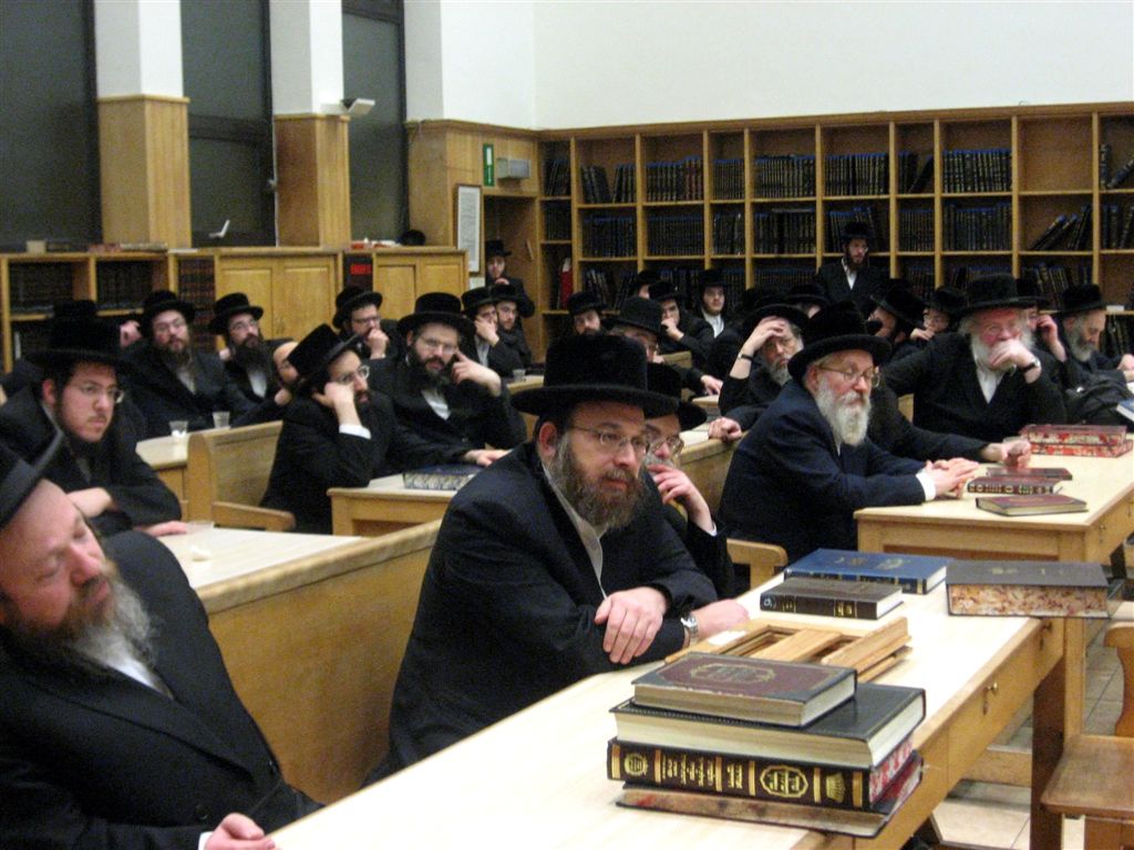 תמונות מבלגיה: ר"י בעלזא בחיפה