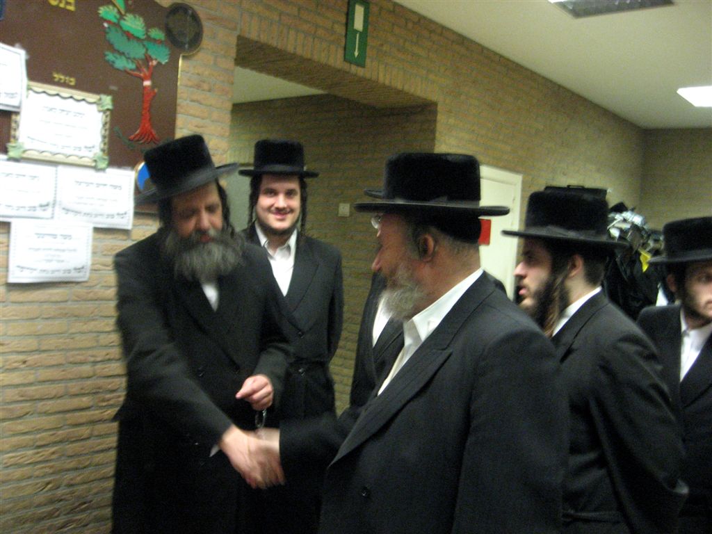 תמונות מבלגיה: ר"י בעלזא בחיפה