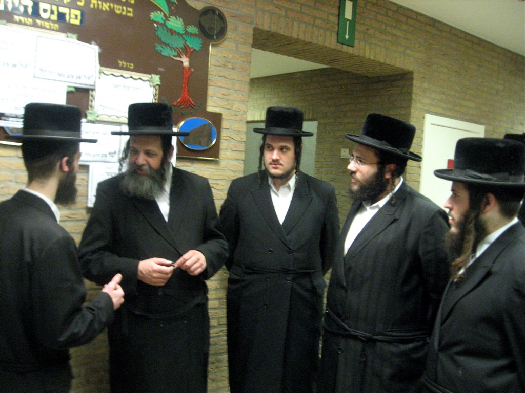 תמונות מבלגיה: ר"י בעלזא בחיפה