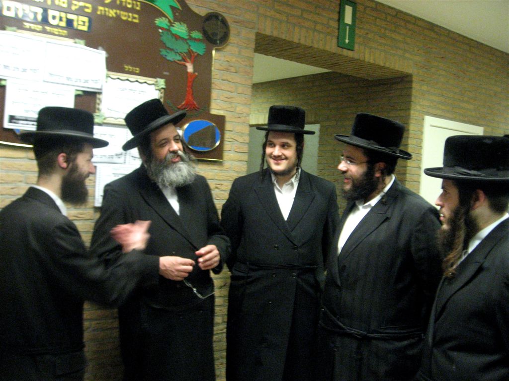 תמונות מבלגיה: ר"י בעלזא בחיפה