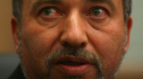 תסתלק מהזירה. ליברמן