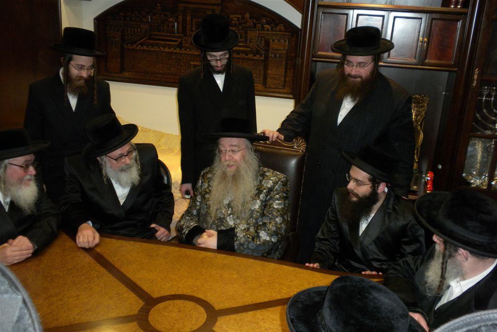 גלריה: אירוסי בן האדמו"ר מניקלשבורג