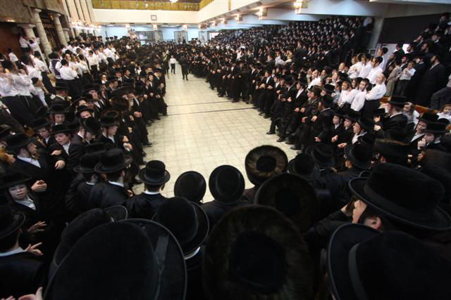 מעמד הכנסת ספר תורה בויזניץ