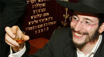 רק לשמוח יש - "לחיים!".