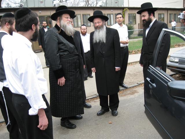 ביציאה מסיור בישיבת לייקווד