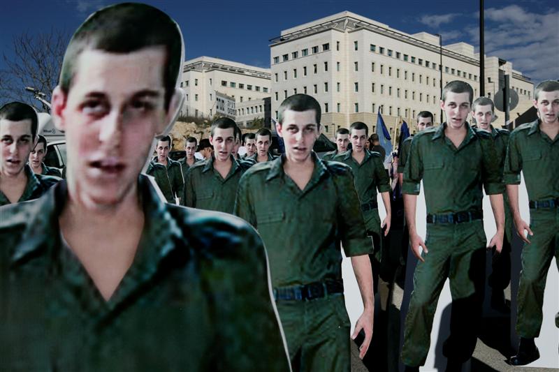 מדינה בטירוף: בעד ונגד עסקת שליט