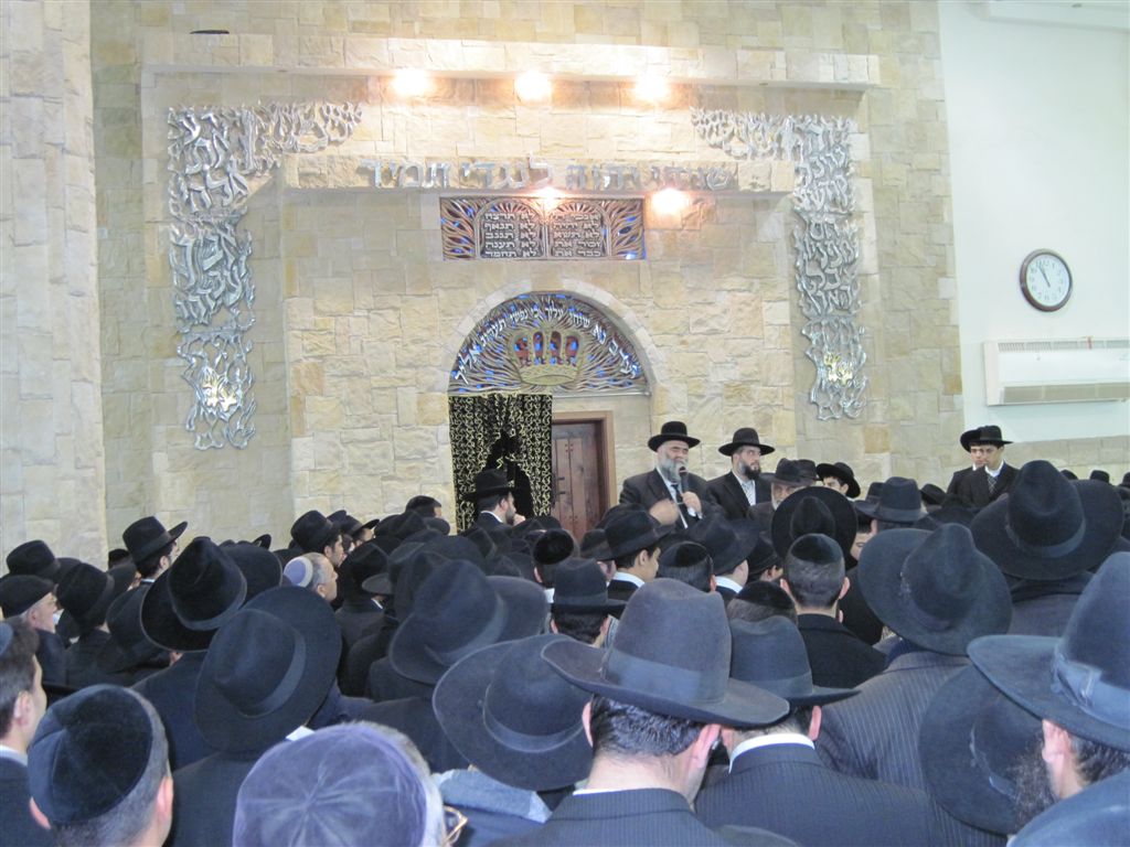 בדמעות: כבוד אחרון למשגיח הישיבה