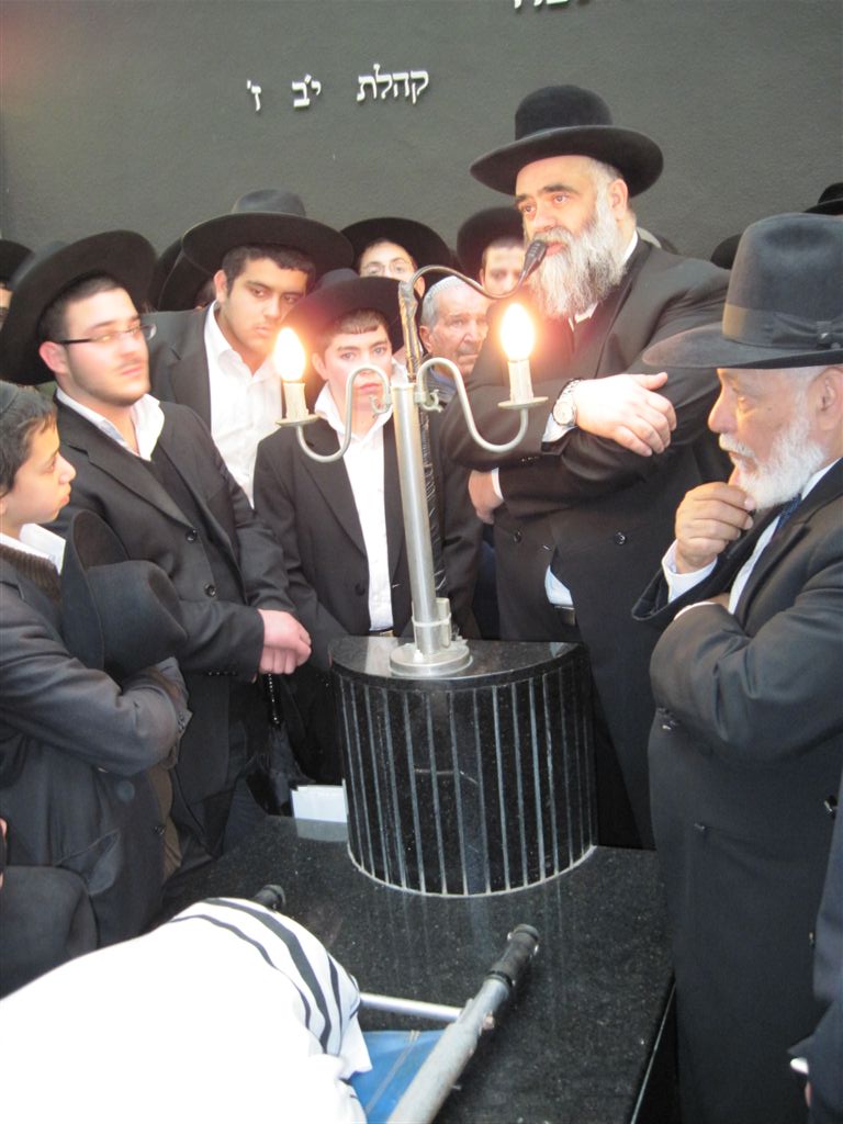 בדמעות: כבוד אחרון למשגיח הישיבה