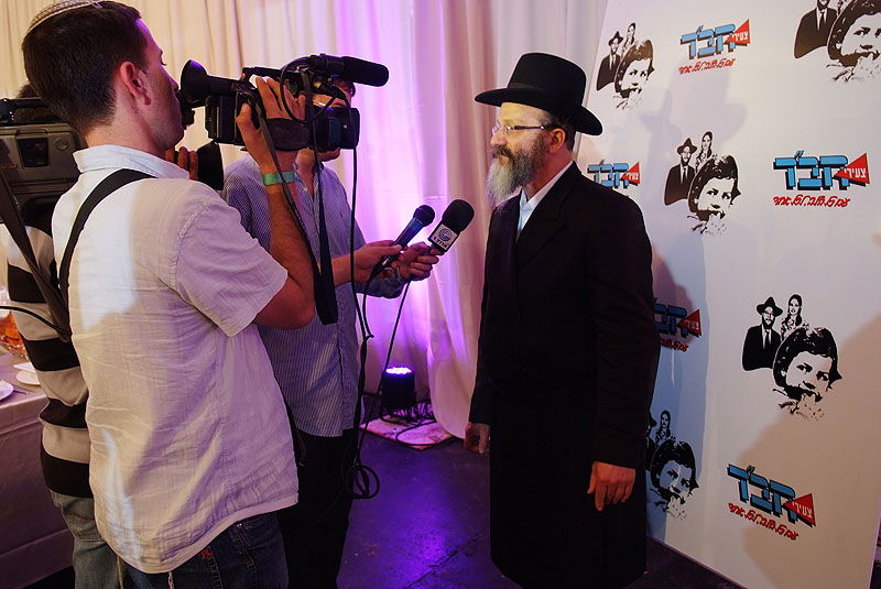 במעמד ה"חלאקה" למוישי: קהל האלפים הזיל דמעות