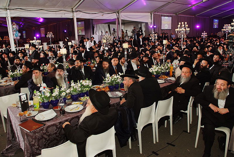 במעמד ה"חלאקה" למוישי: קהל האלפים הזיל דמעות