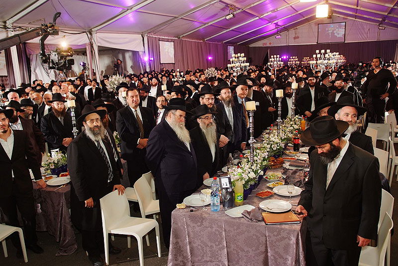 במעמד ה"חלאקה" למוישי: קהל האלפים הזיל דמעות