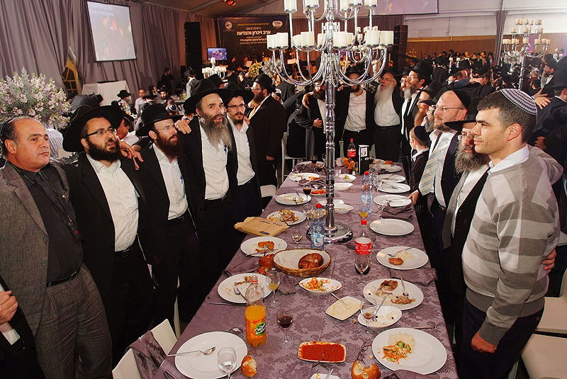 במעמד ה"חלאקה" למוישי: קהל האלפים הזיל דמעות