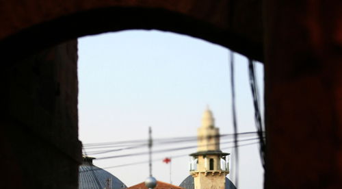 "שר החוץ מקדם הכרה מסוכנת בכנסייה האוונגליסטית"