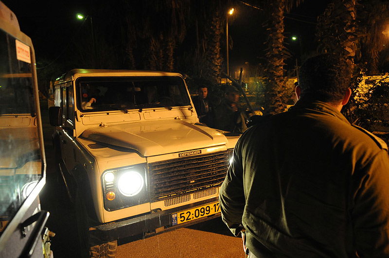 תפילה תחת אבטחה: תיעוד נדיר מתפילה על קבר יוסף