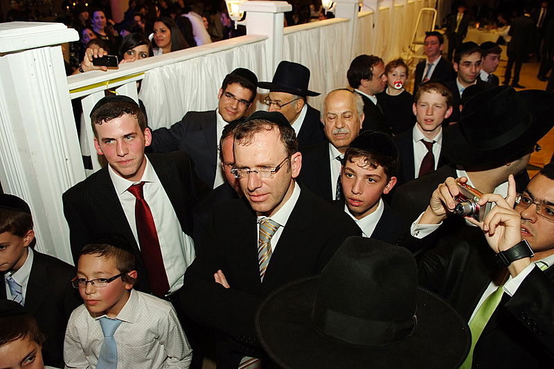 ענבי הגפן: צפו בחתונת משפחת לאופר