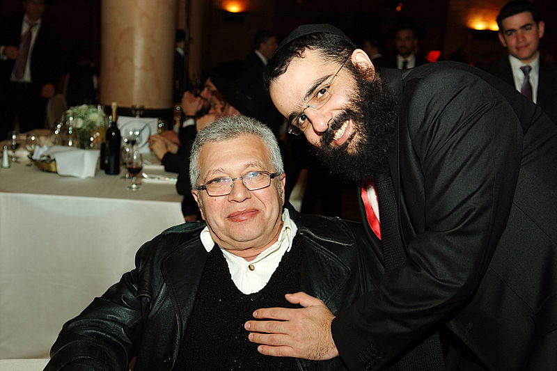 ענבי הגפן: צפו בחתונת משפחת לאופר