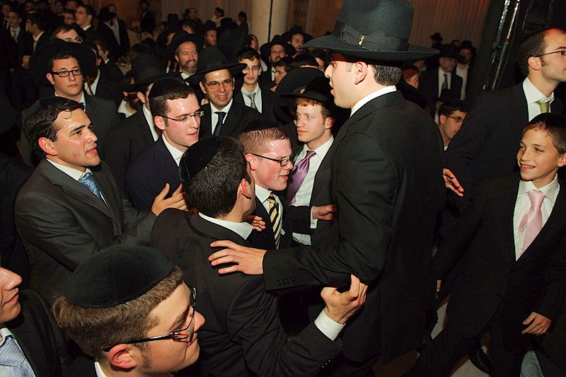 ענבי הגפן: צפו בחתונת משפחת לאופר