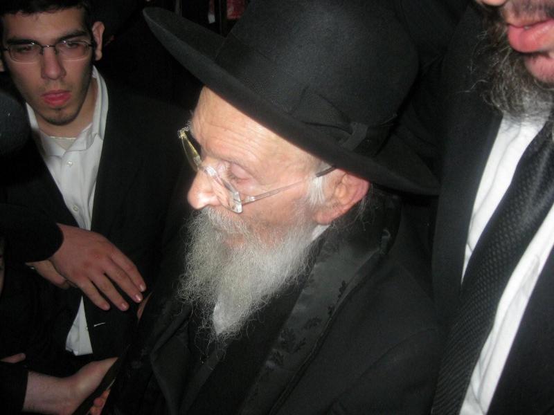 בושה: מנסים לפגוע בכבוד התורה