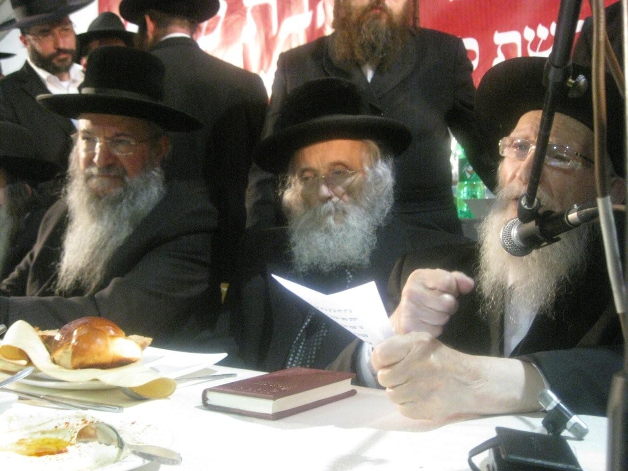 בושה: מנסים לפגוע בכבוד התורה